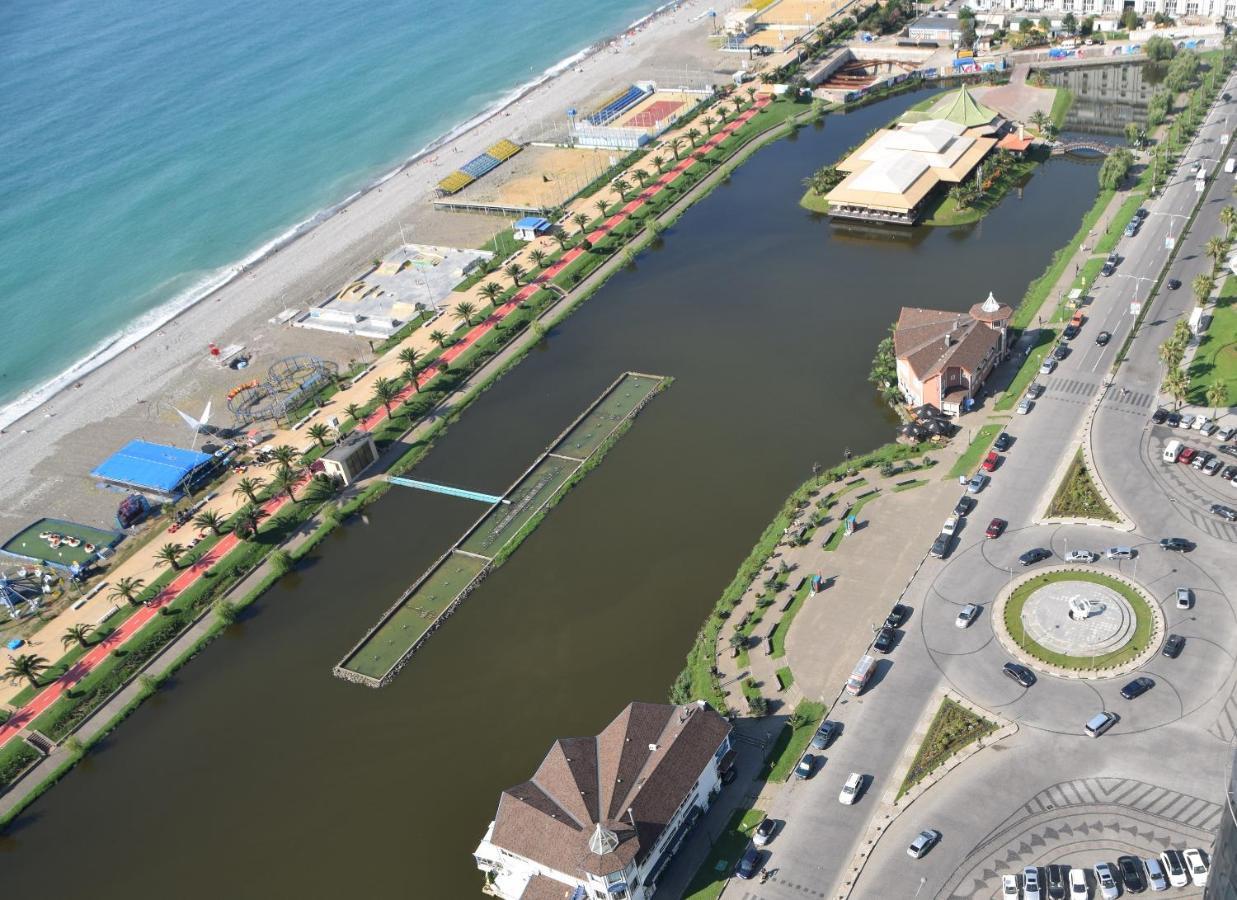 Diamond Apartment Batumi Eksteriør billede